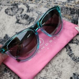 **READ DESCRIPTION** BLENDERS "DRIFTING WEST" POLARIZED SUNGLASSES